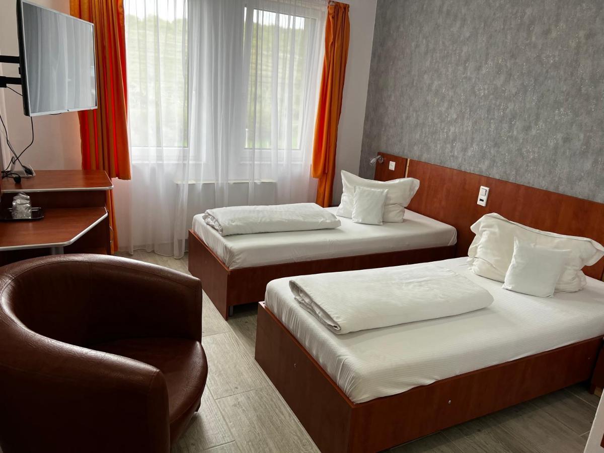 Silver Hotel Oradea Eksteriør billede