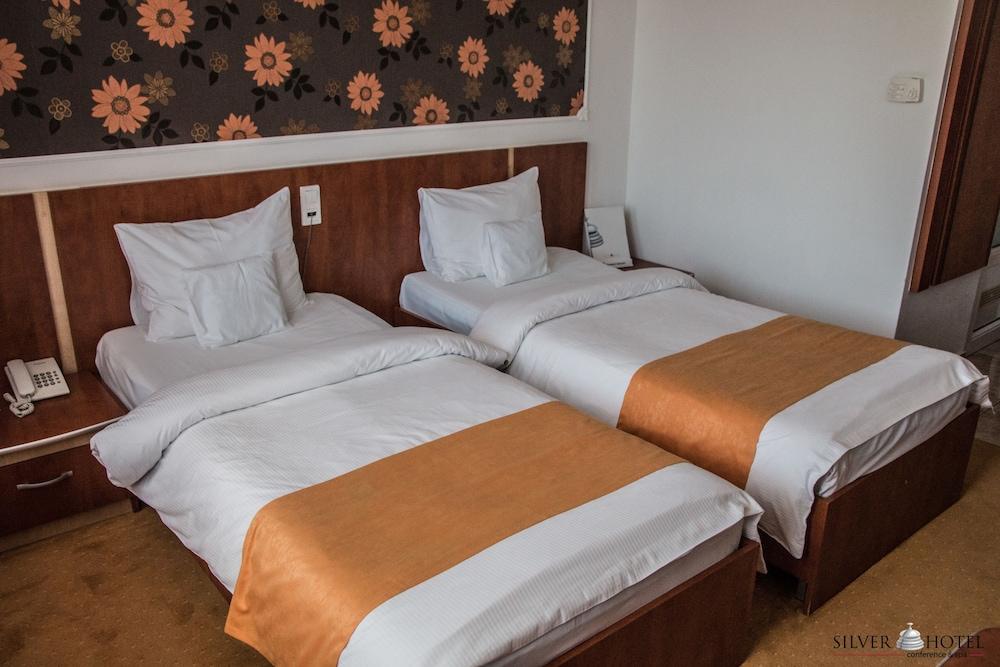 Silver Hotel Oradea Eksteriør billede