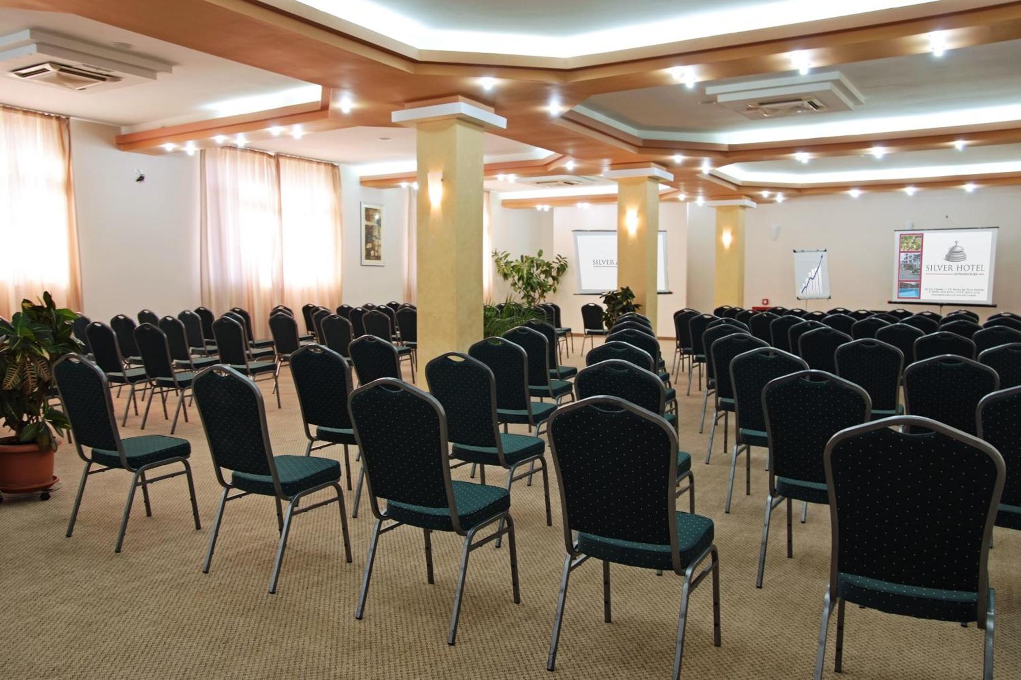 Silver Hotel Oradea Eksteriør billede
