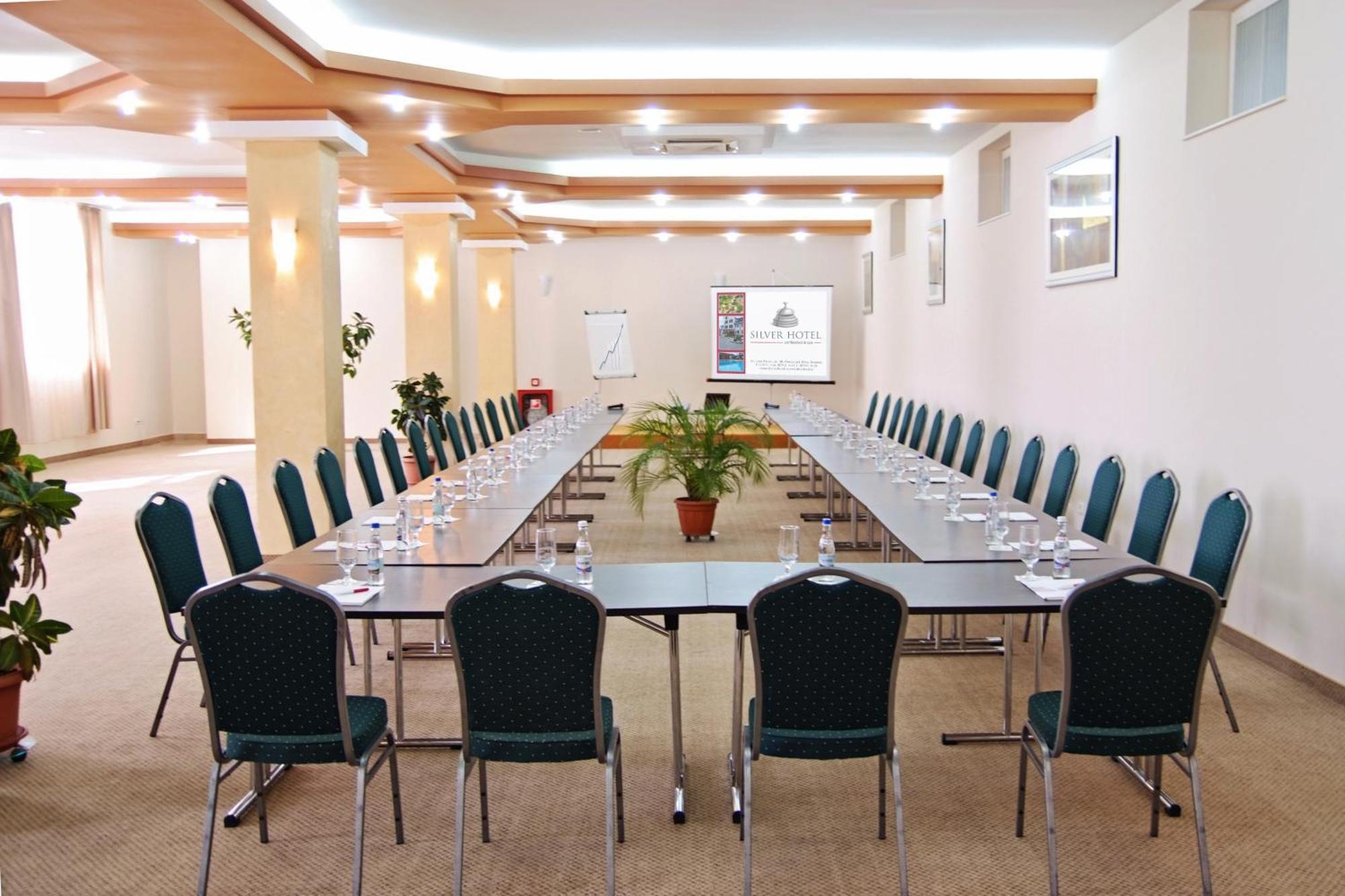 Silver Hotel Oradea Eksteriør billede