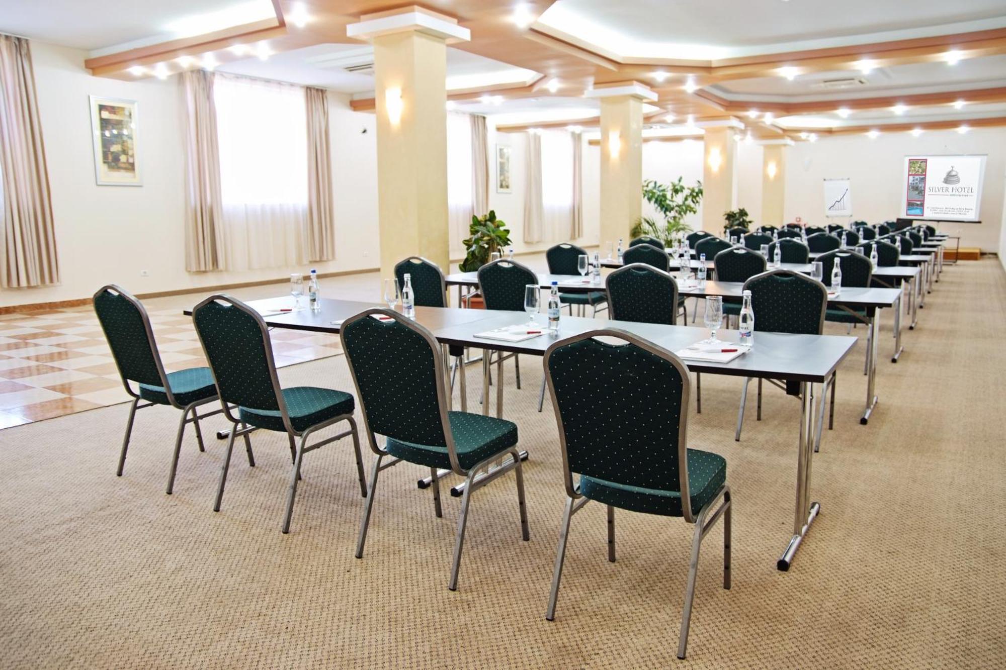 Silver Hotel Oradea Eksteriør billede