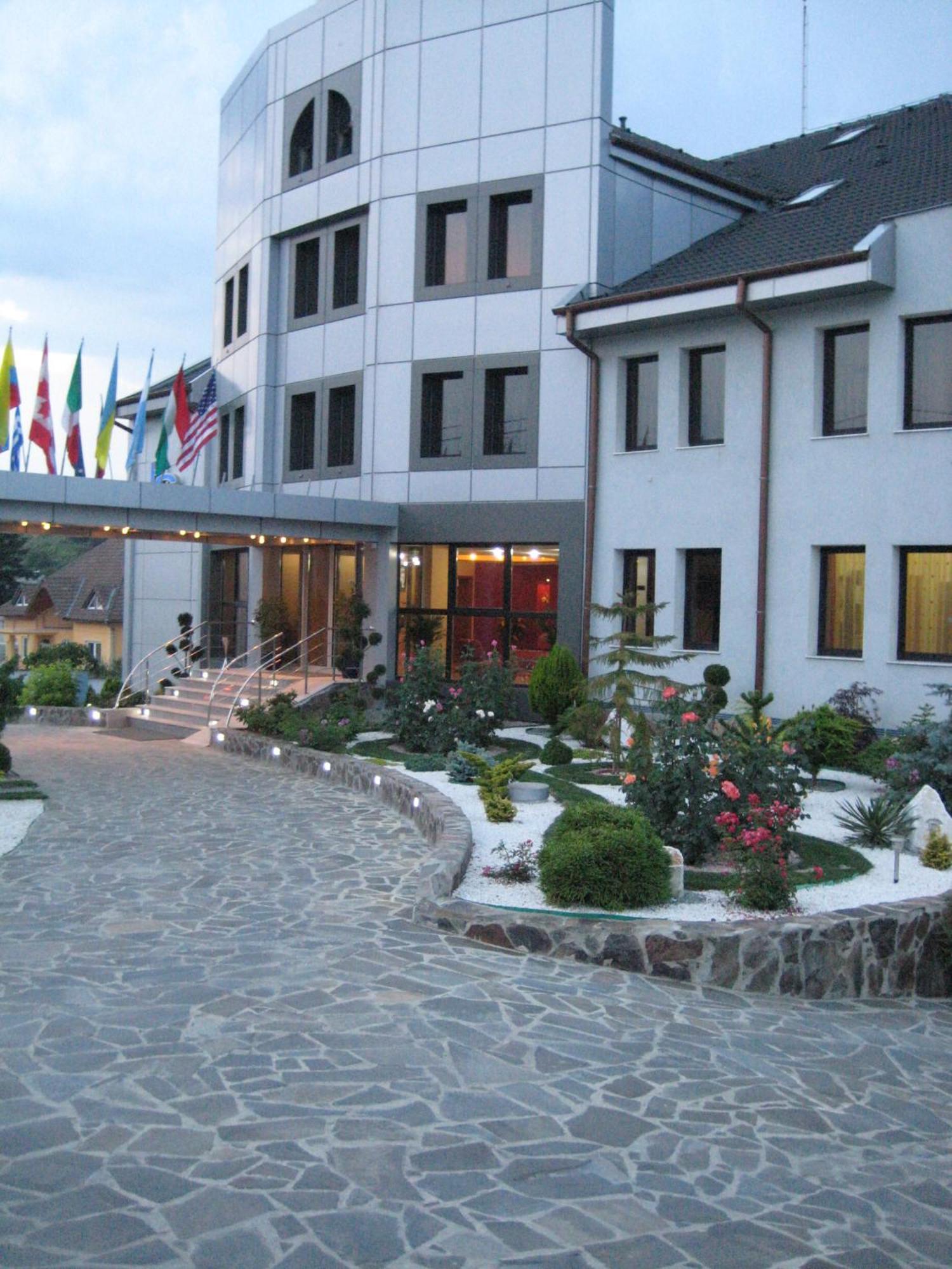 Silver Hotel Oradea Eksteriør billede